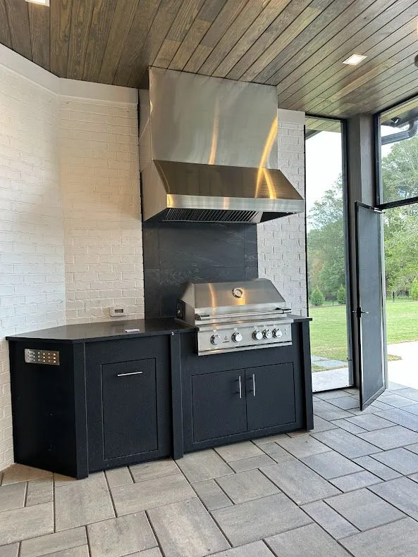 outdoor kitchen